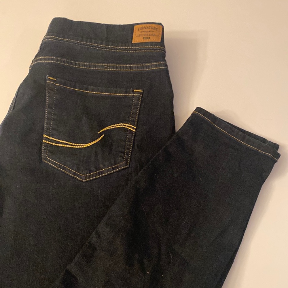 Levi skinny Jean, pull-on tummy control. Size 14. Never worn.